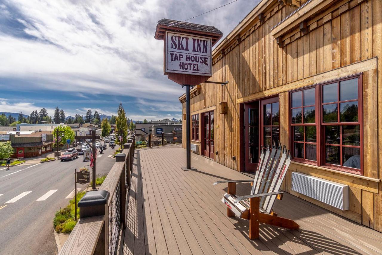 Ski Inn Taphouse Hotel シスターズ エクステリア 写真